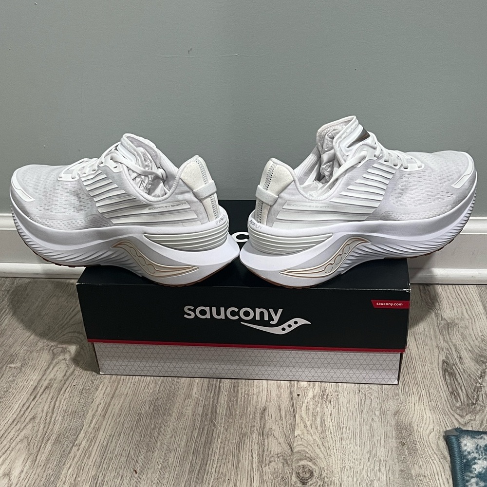 Saucony Endorphin Shift 3 White Athletic Sneakers 9W - Picture 3 of 7